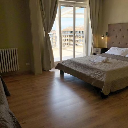 L'Attico Di Piazza Mazzini Rooms Lecce Ngoại thất bức ảnh